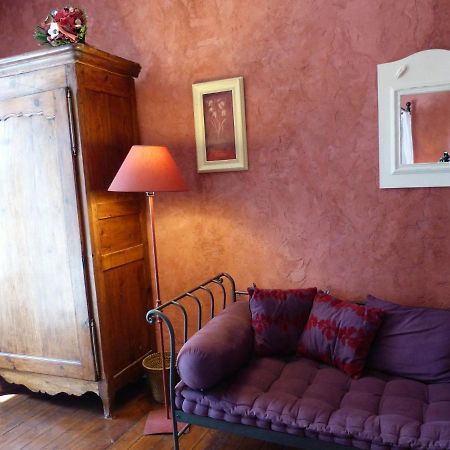 Mas Des Bougainvillees Sernhac エクステリア 写真