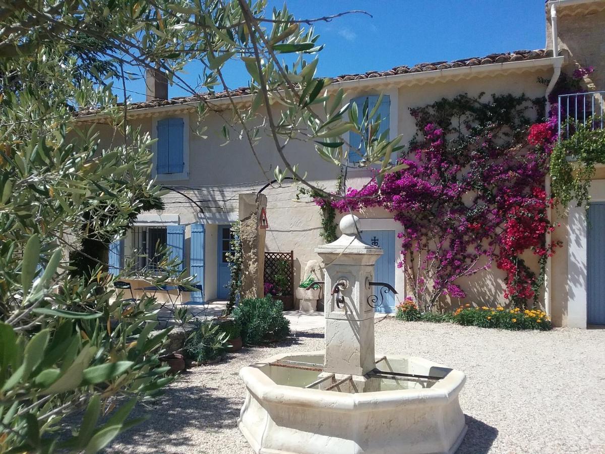 Mas Des Bougainvillees Sernhac エクステリア 写真